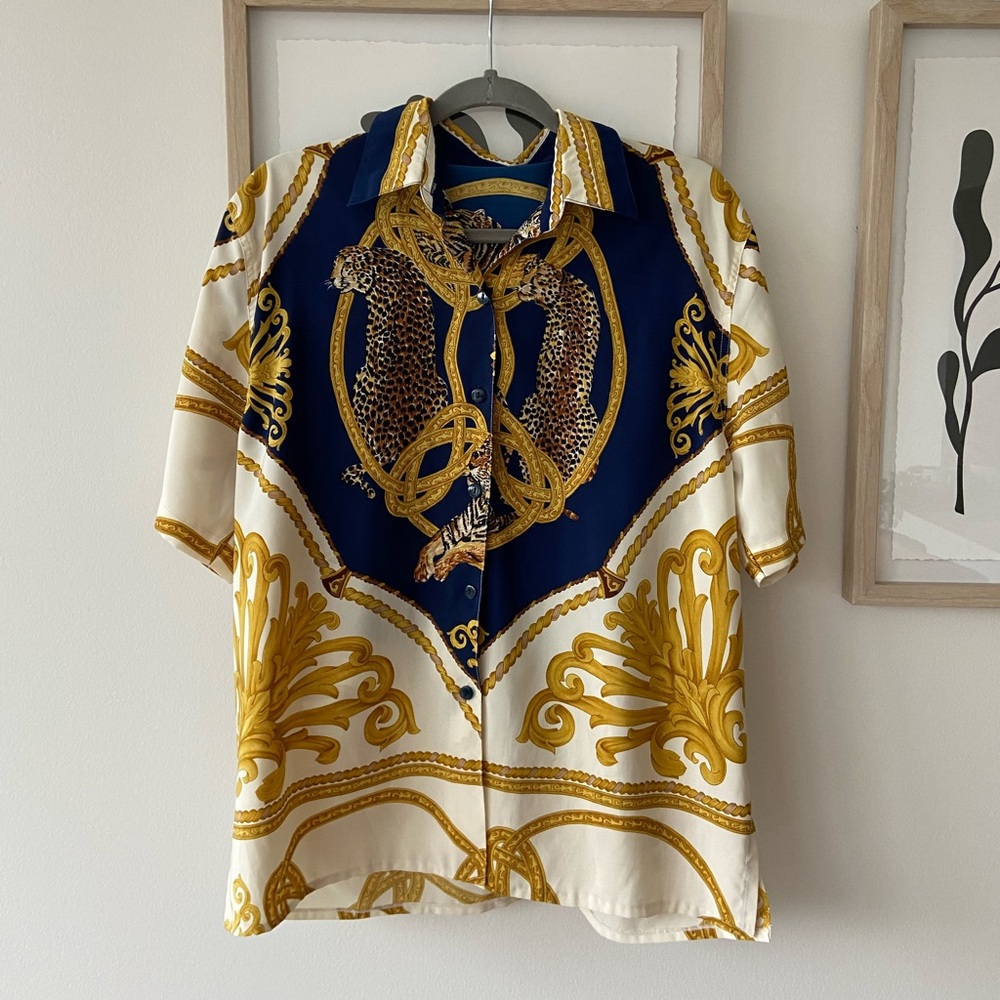 Cool Vintage Navy & Gold Patterned Shirt